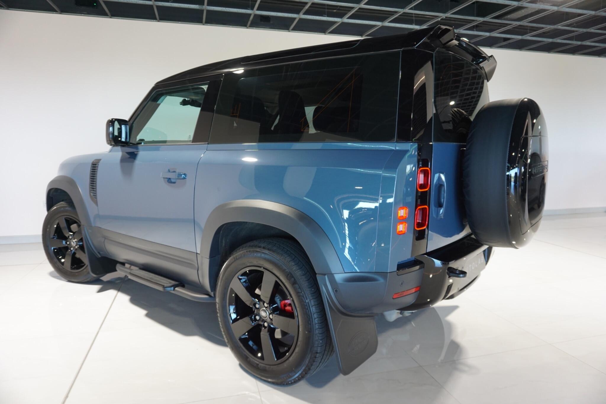 Land Rover Defender 90 2.0 P300 SE SUV 3dr Petrol Auto 4WD Euro 6 (s/s) (300 ps)
